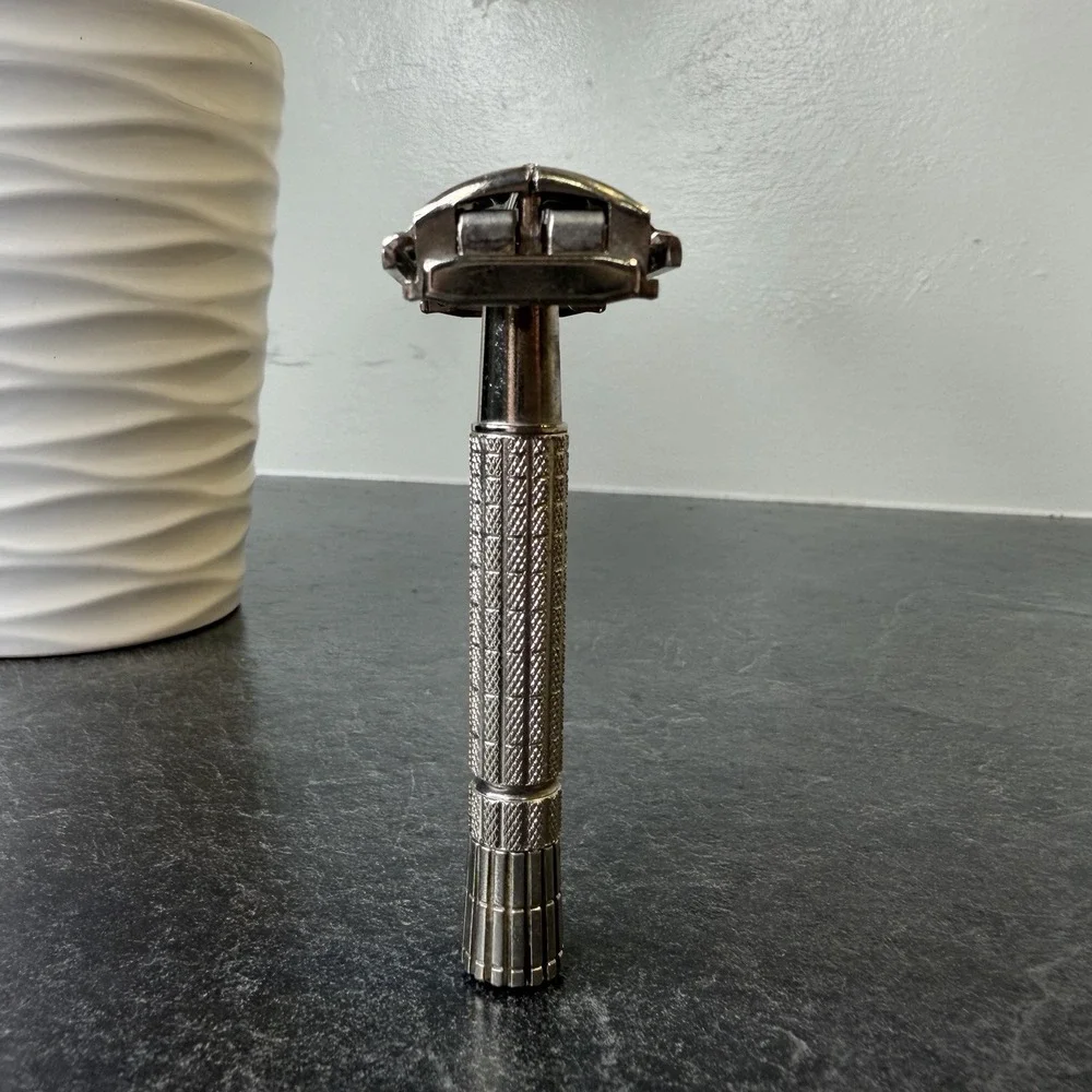 Vintage 1956 Gillette B2 TTO Flare Tip Super Speed DE Safety Razor